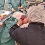 Moeder Kelly haalde Guus zelf uit haar baarmoeder